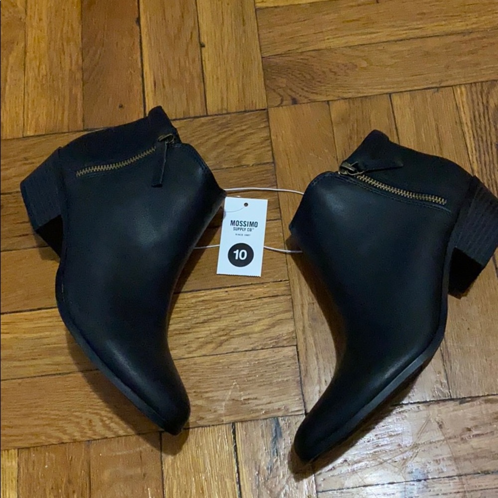 Brand new Mossimo size 10 black ankle bootie